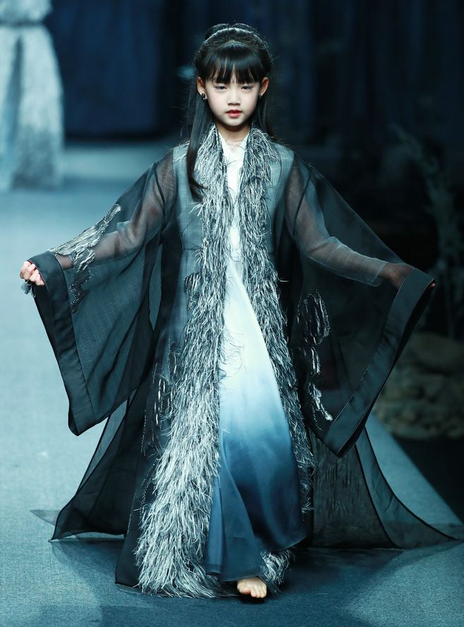 歸于塵世隱逸繁華 蓋婭傳說2018秋冬系列在京發(fā)布